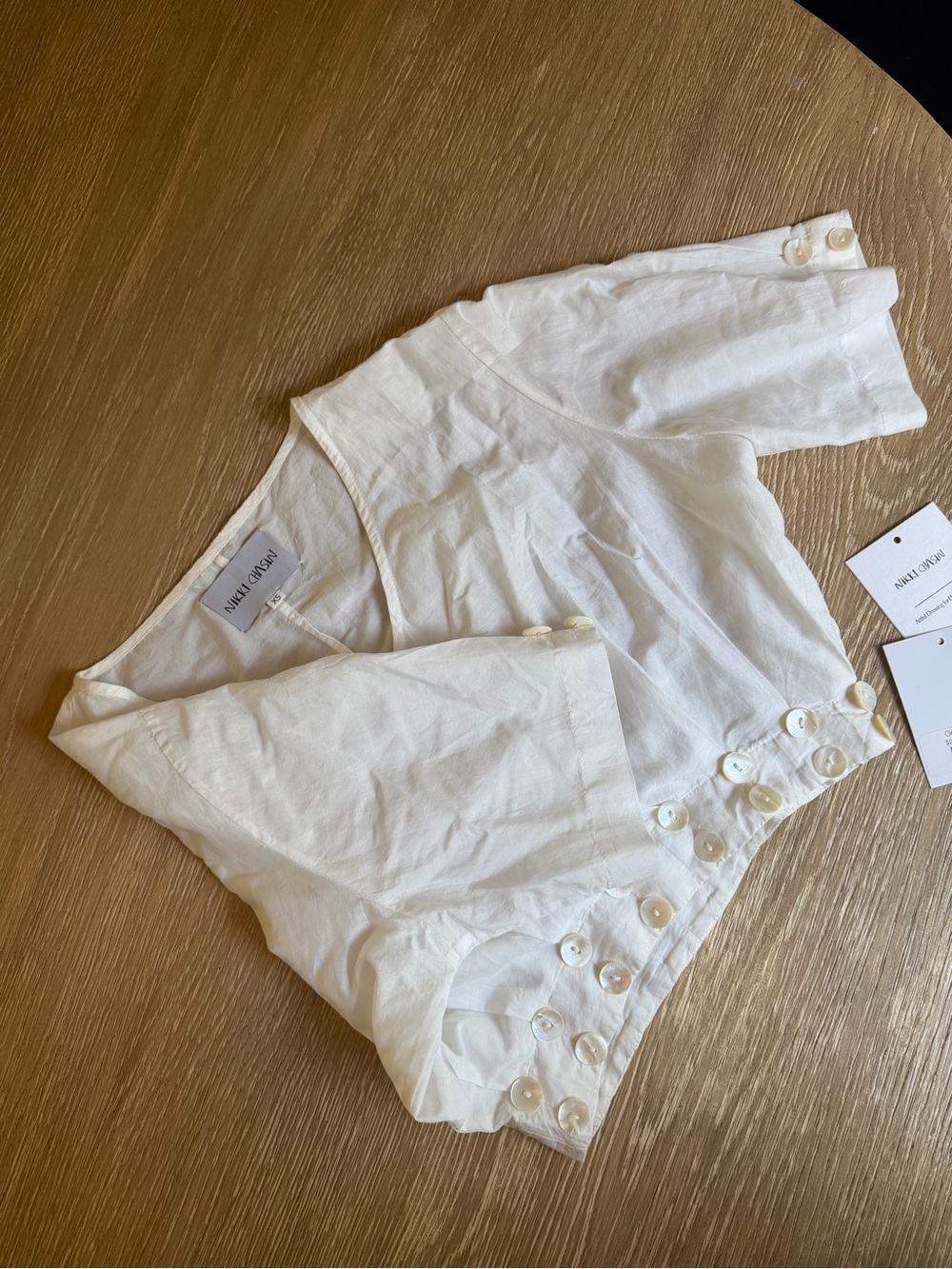 Nikki Chasin White Button-Trim Linen Crop Top - Picture 6 of 7